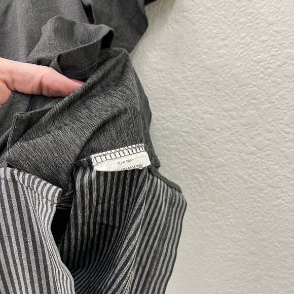 Under Armour Heat Gear Loose Fit Colorado Rockies MLB Polo Shirt Mens size Small - Picture 4 of 5